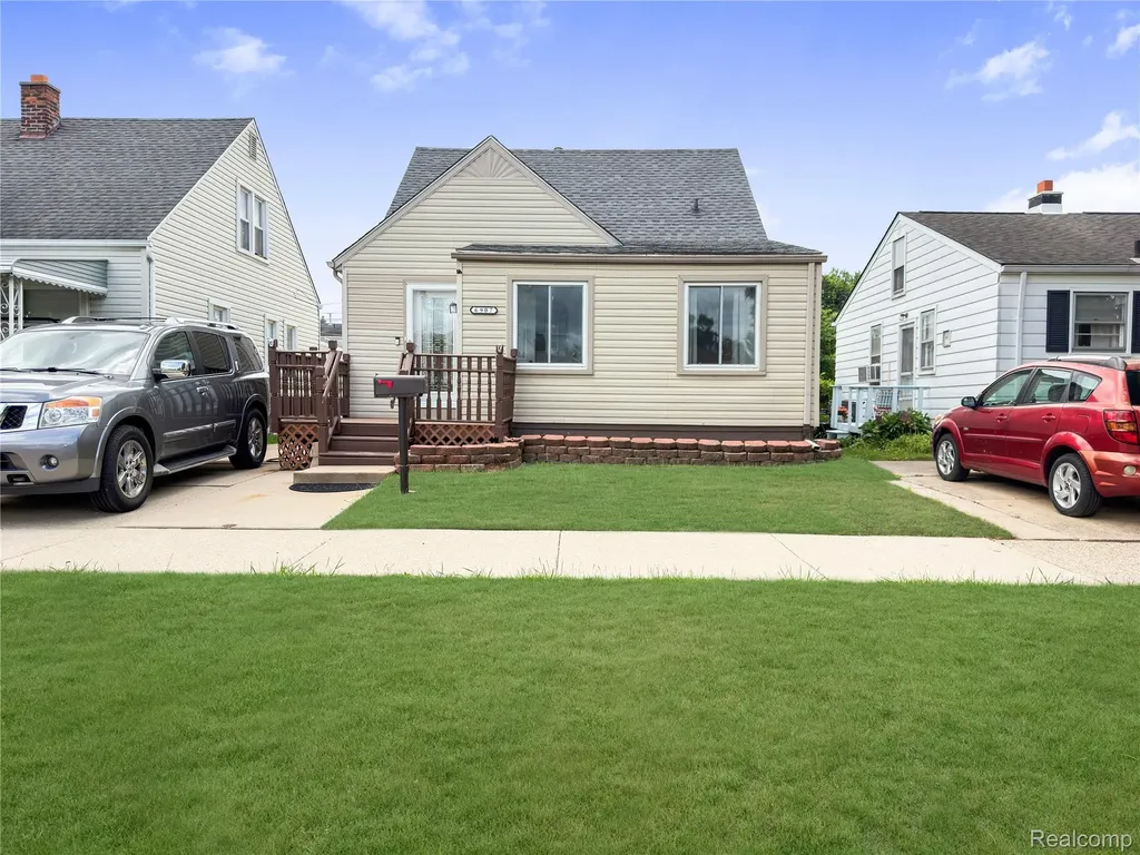 6907 Orchard Avenue Dearborn City MI 48126