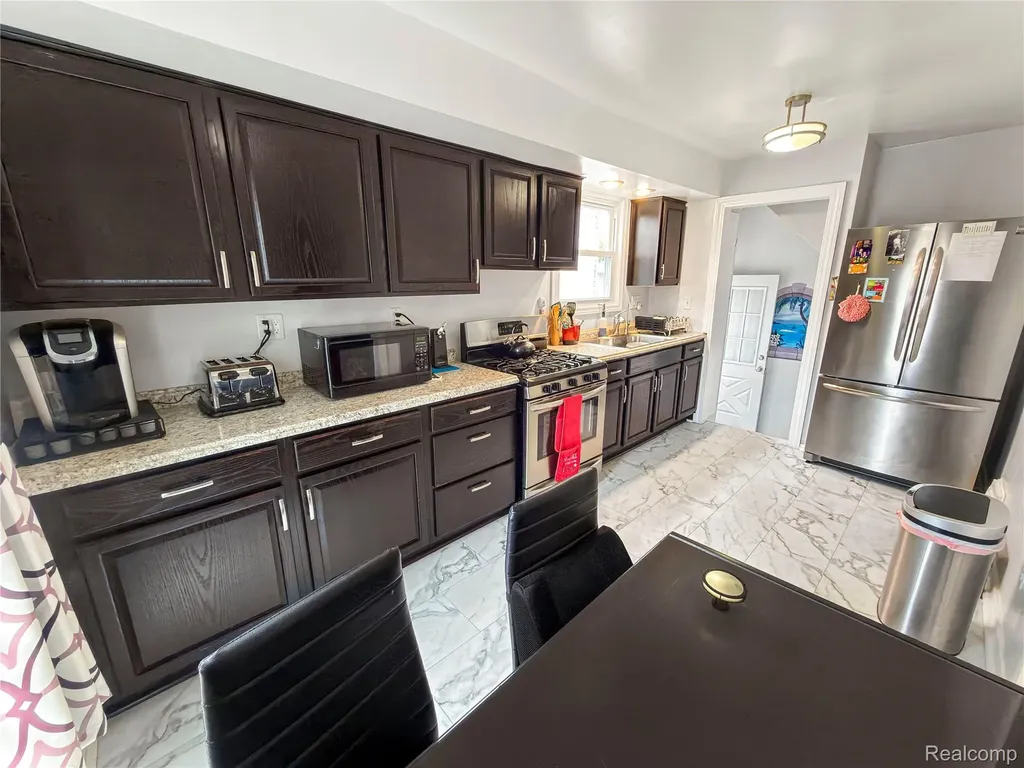 6907 Orchard Avenue Dearborn City MI 48126