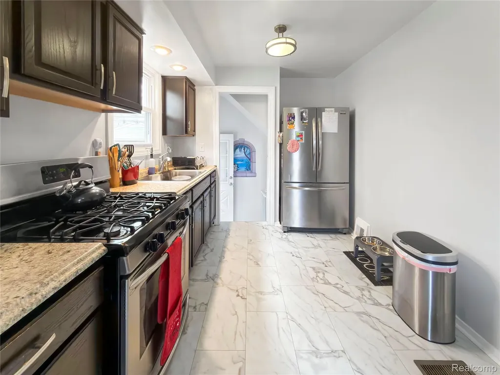 6907 Orchard Avenue Dearborn City MI 48126