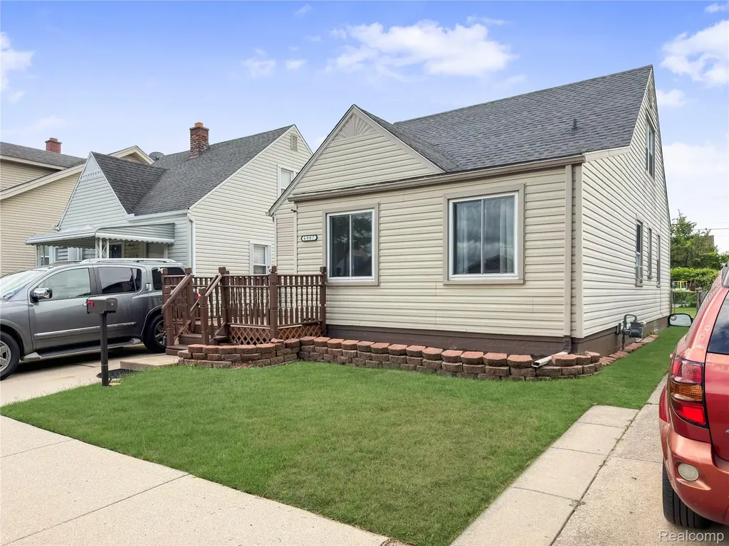 6907 Orchard Avenue Dearborn City MI 48126