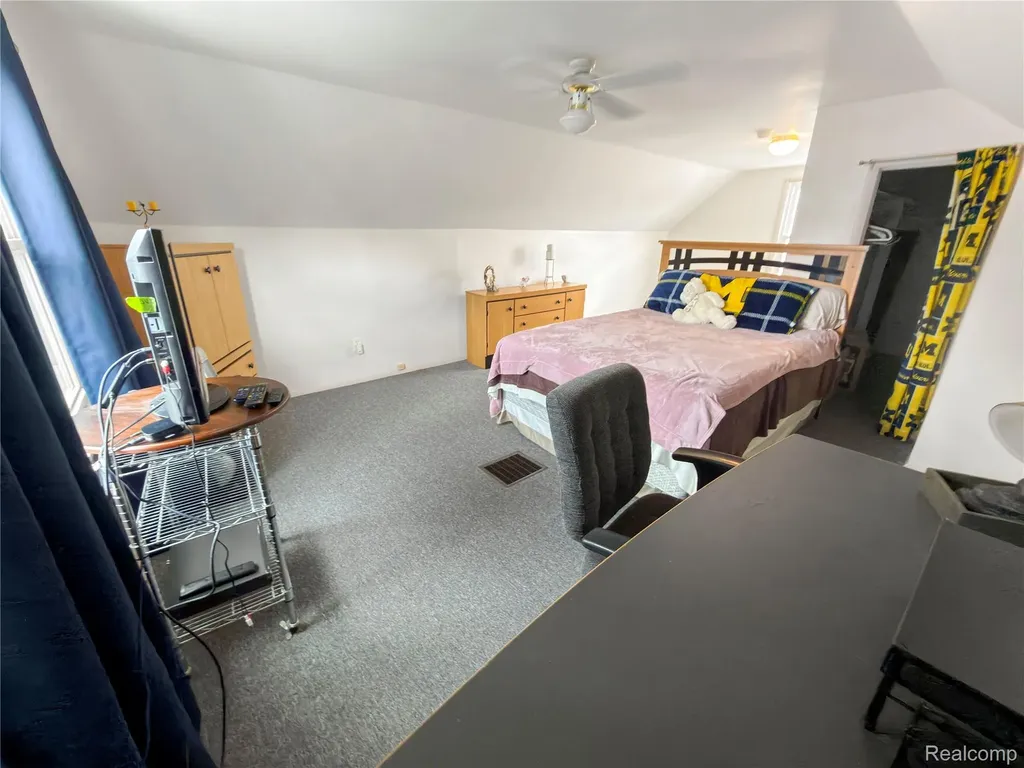 6907 Orchard Avenue Dearborn City MI 48126