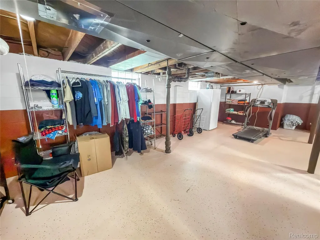 6907 Orchard Avenue Dearborn City MI 48126