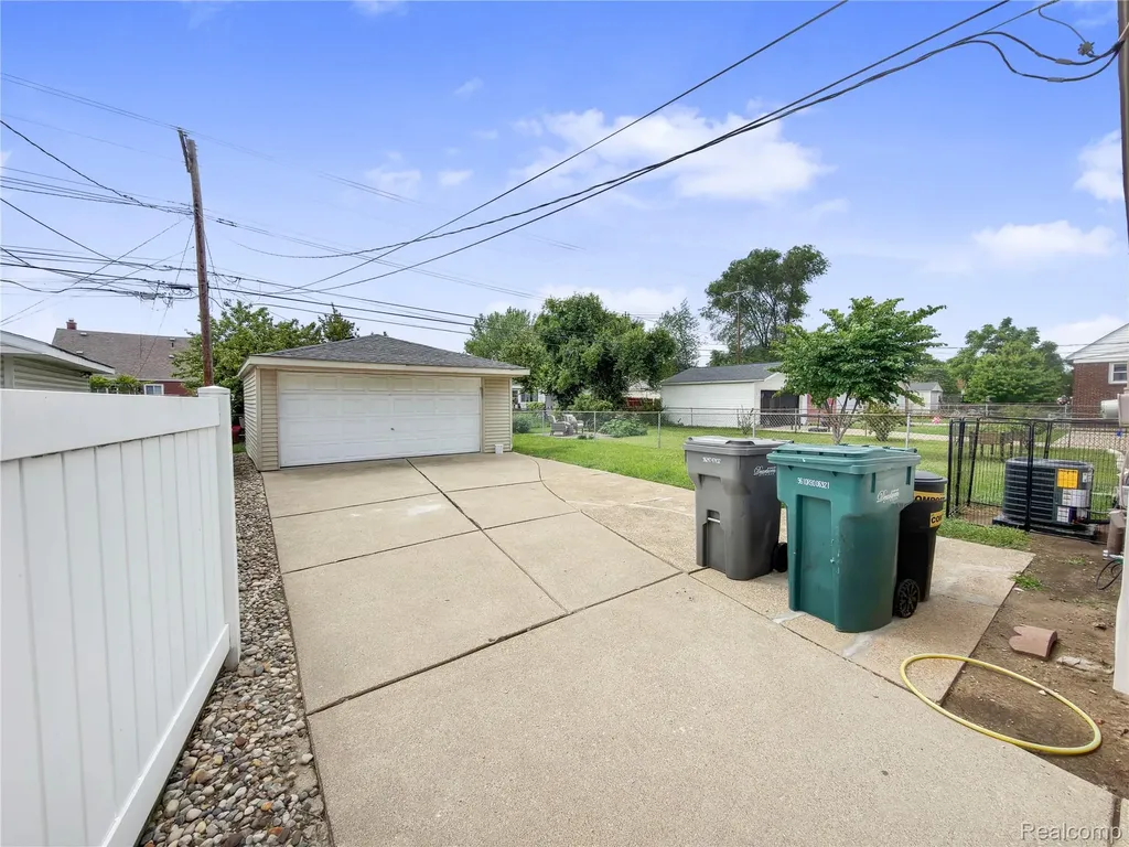 6907 Orchard Avenue Dearborn City MI 48126