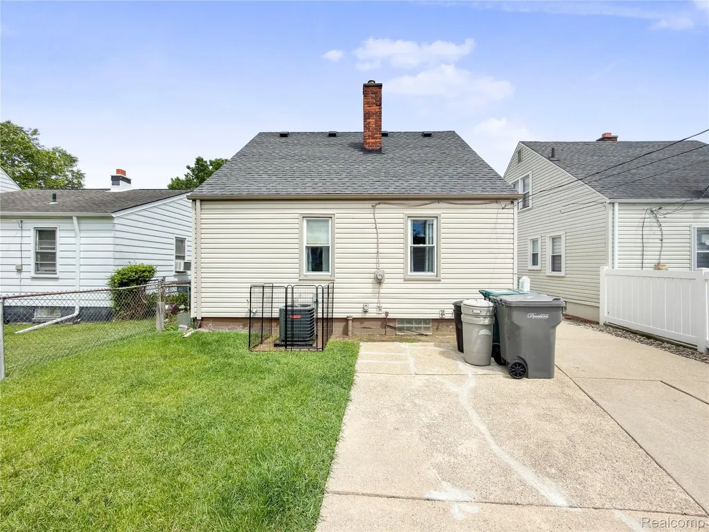 6907 Orchard Avenue Dearborn City MI 48126