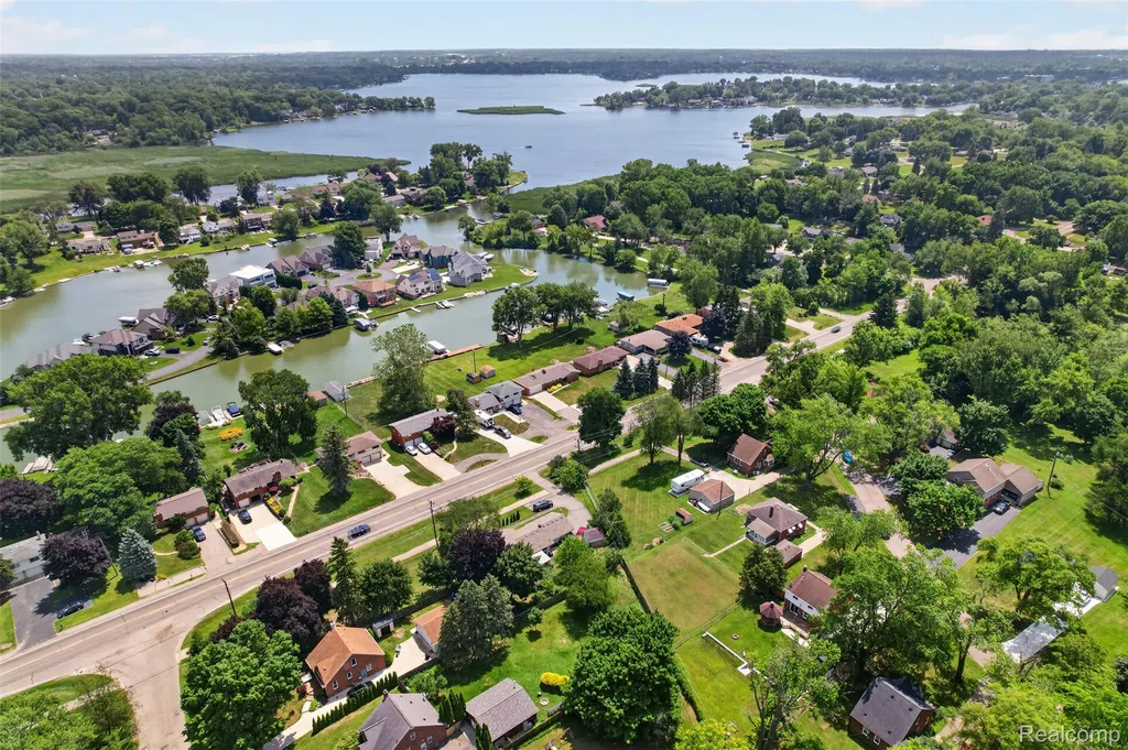 3556 Lincolnshire Road Waterford Charter Township MI 48328