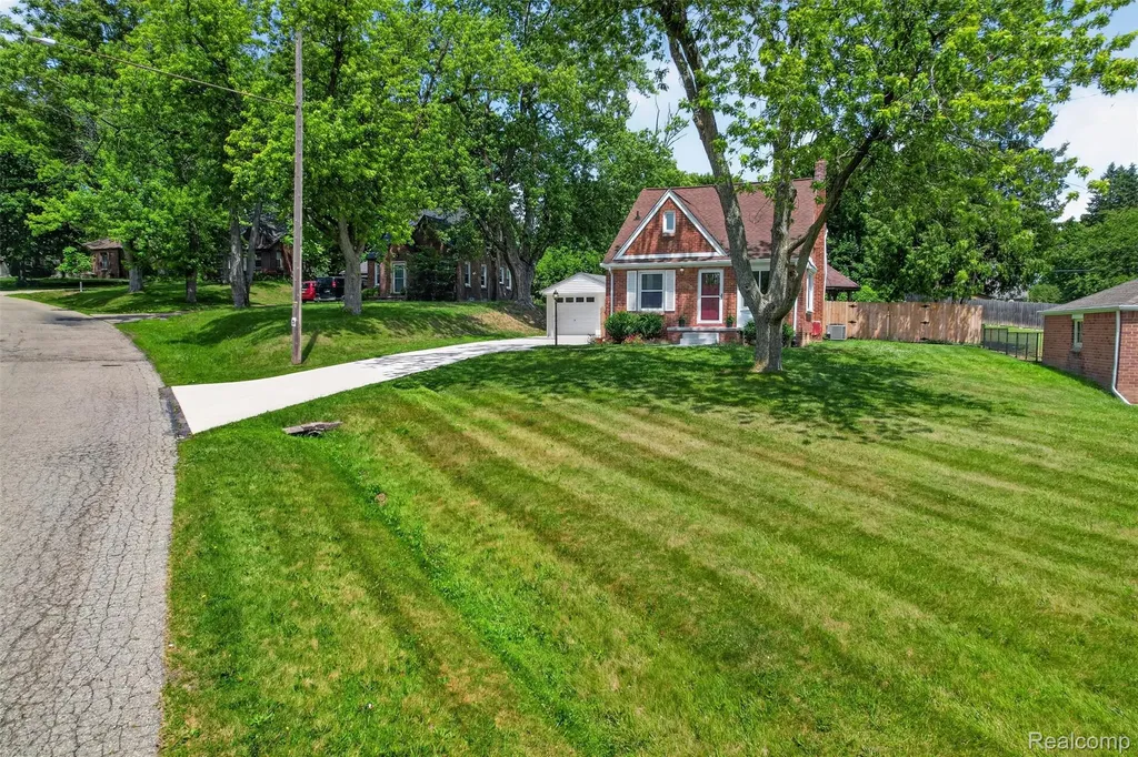 3556 Lincolnshire Road Waterford Charter Township MI 48328