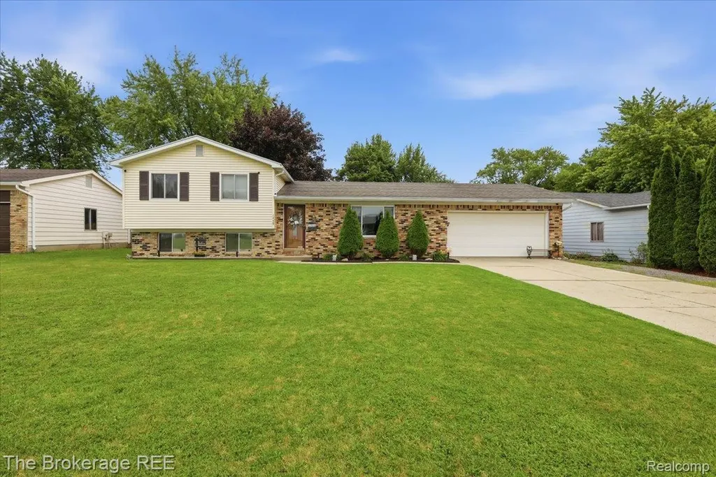 1448 Greenview Drive Grand Blanc City MI 48439