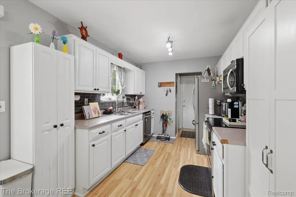 1448 Greenview Drive Grand Blanc City MI 48439