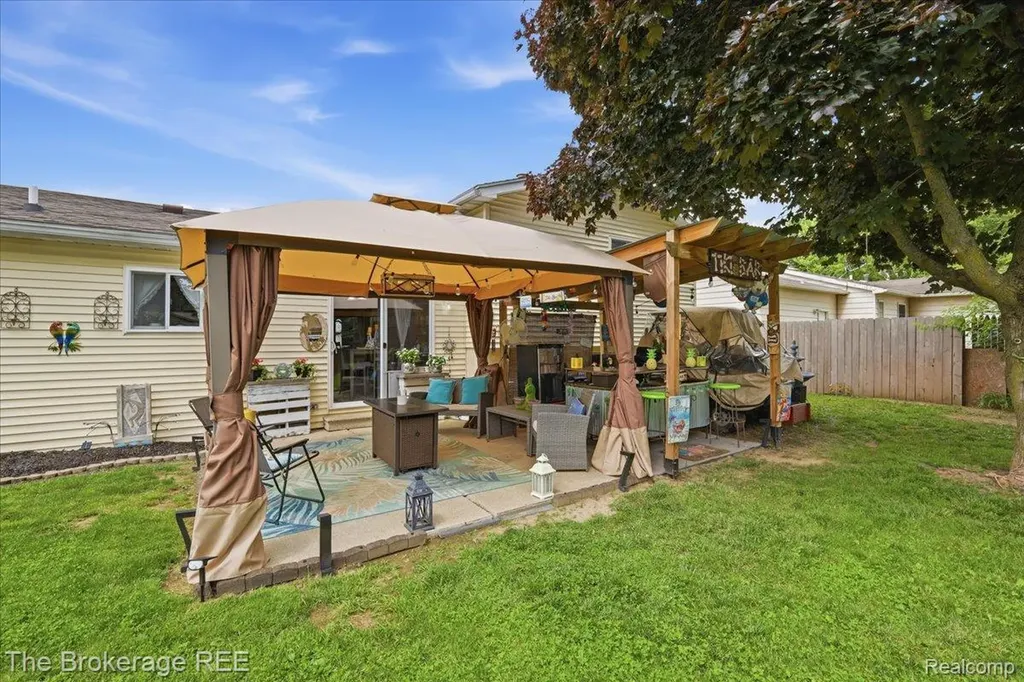 1448 Greenview Drive Grand Blanc City MI 48439