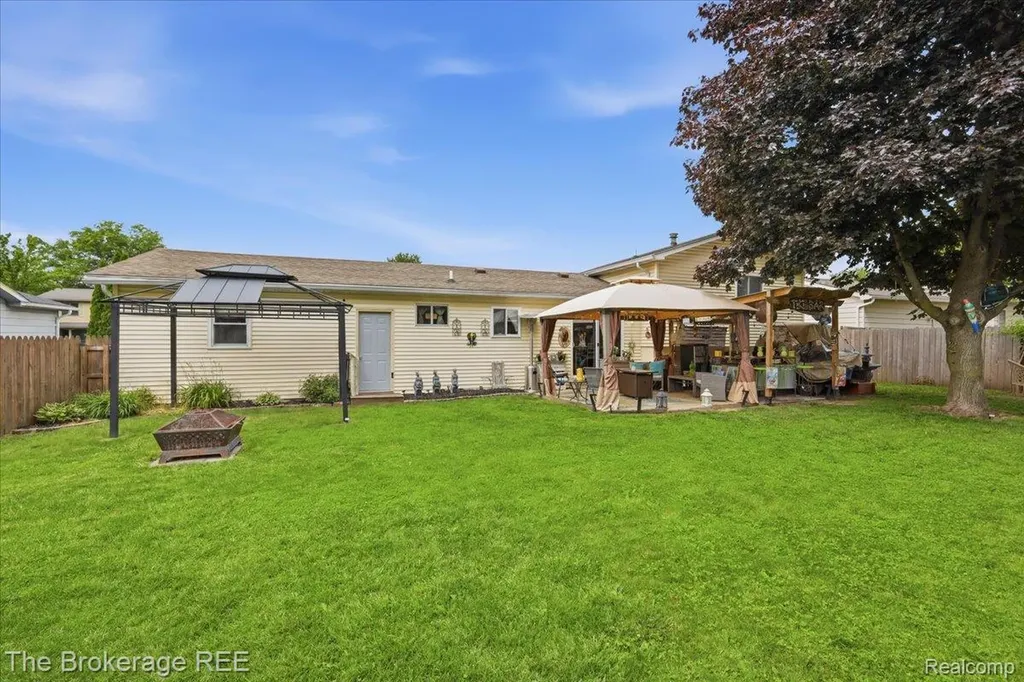 1448 Greenview Drive Grand Blanc City MI 48439