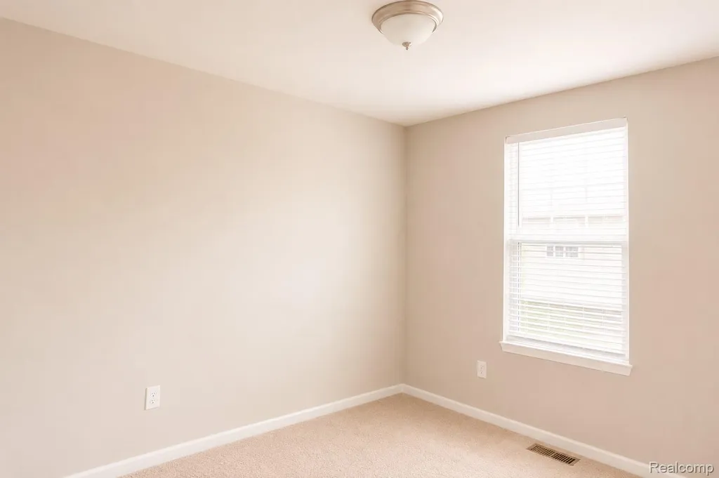 2940 Glenbar Circle Rochester Hills City MI 48307