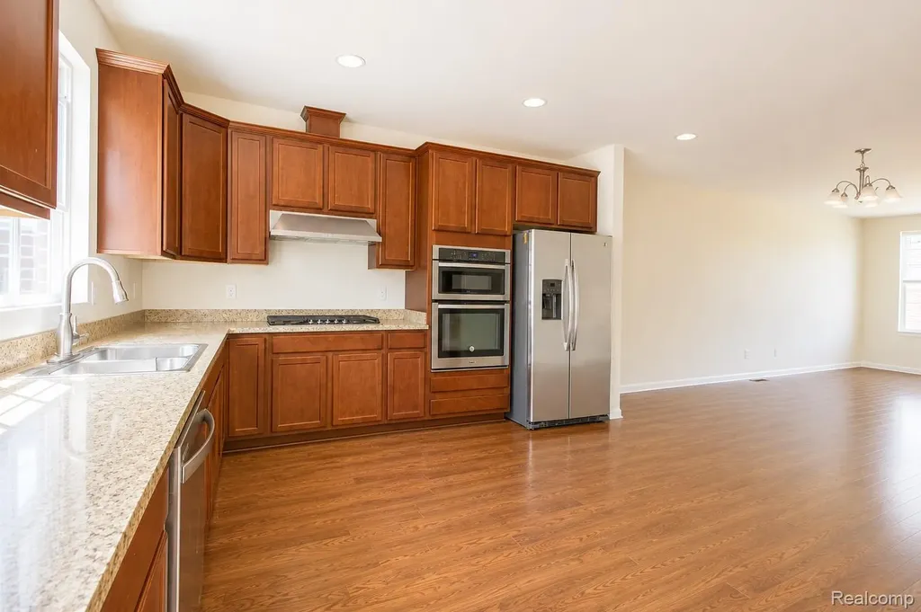 2940 Glenbar Circle Rochester Hills City MI 48307