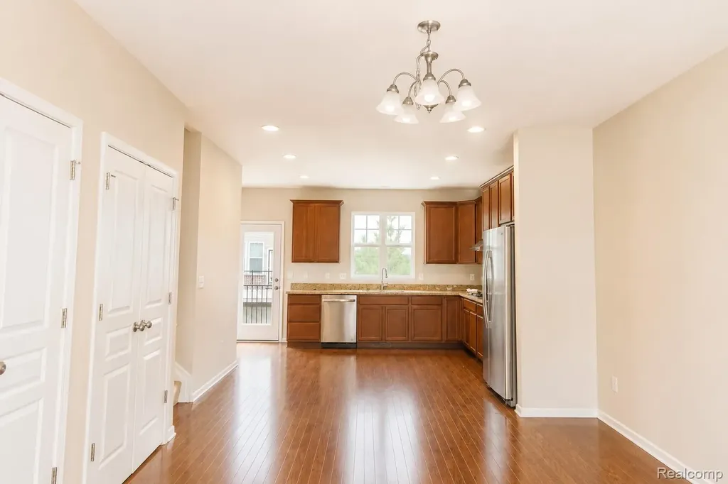 2940 Glenbar Circle Rochester Hills City MI 48307