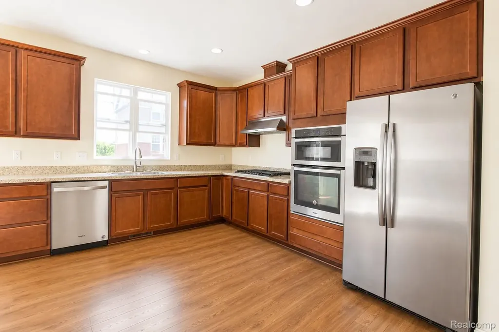 2940 Glenbar Circle Rochester Hills City MI 48307