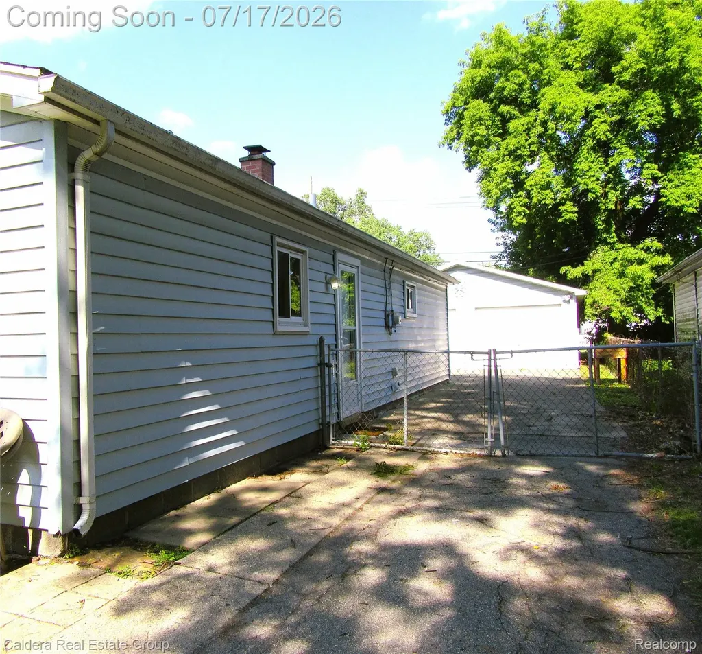 26644 Rialto Street Madison Heights City MI 48071