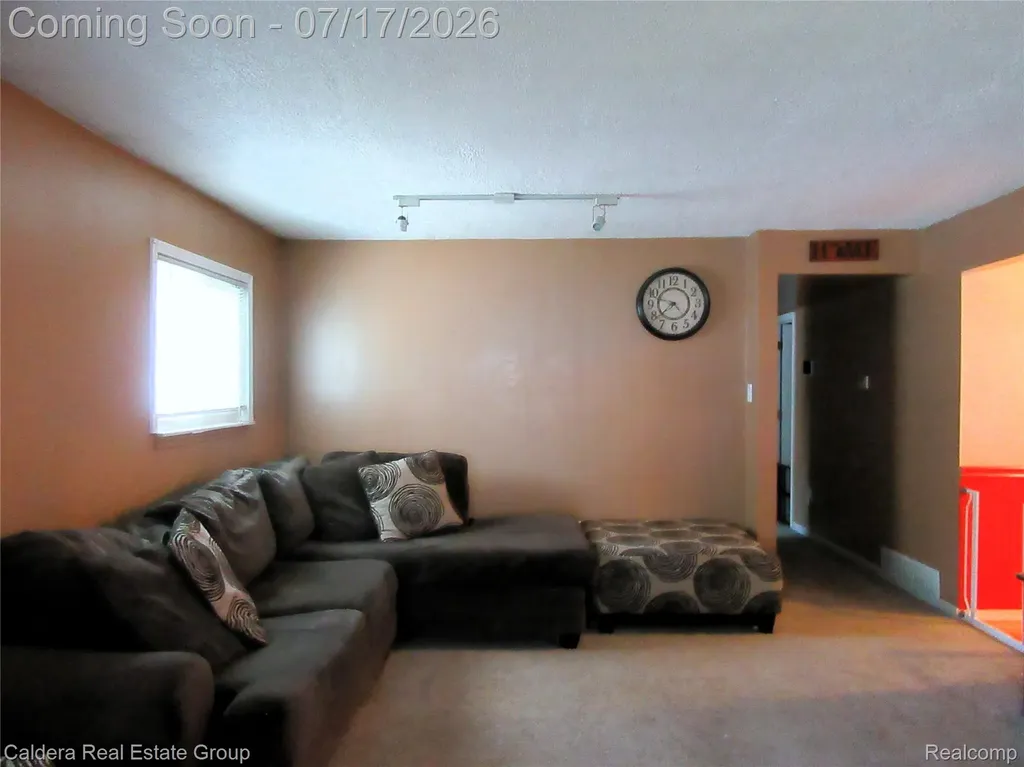 26644 Rialto Street Madison Heights City MI 48071