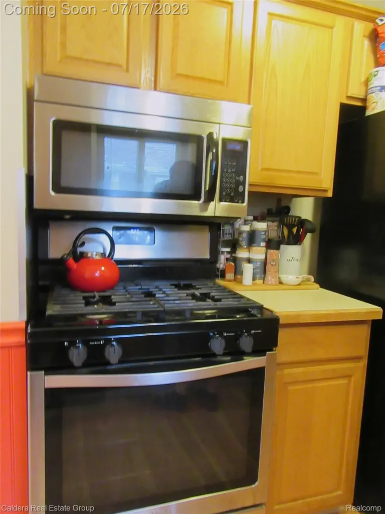 26644 Rialto Street Madison Heights City MI 48071