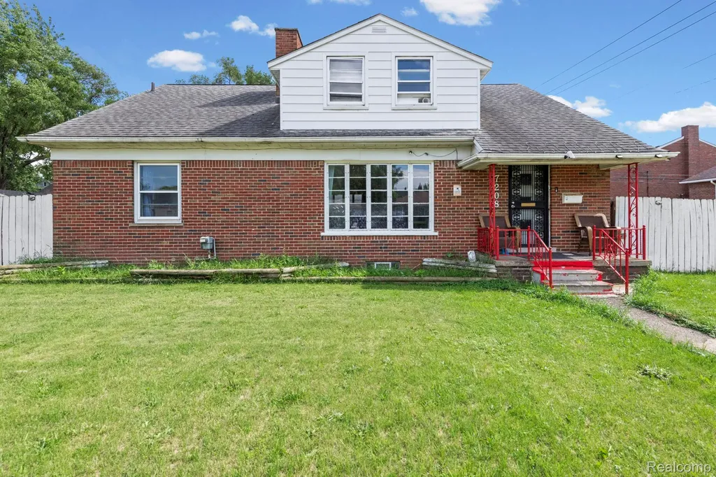 7208 Jackson Avenue Warren City MI 48091