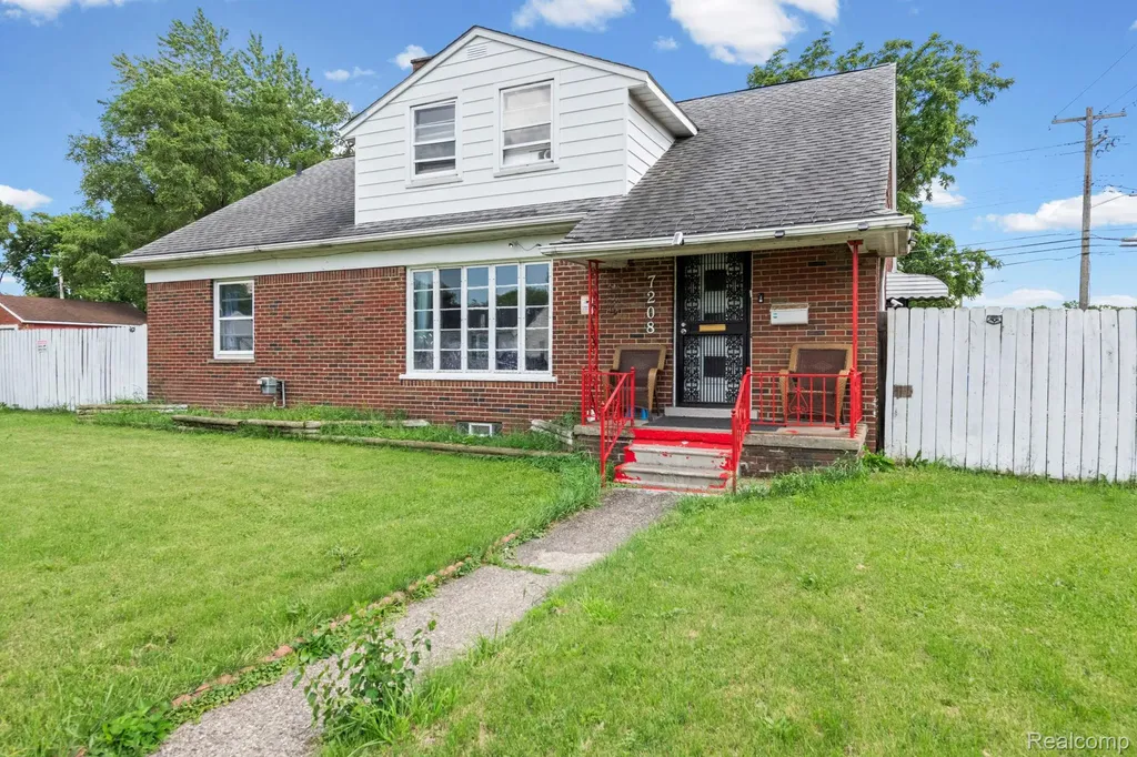 7208 Jackson Avenue Warren City MI 48091