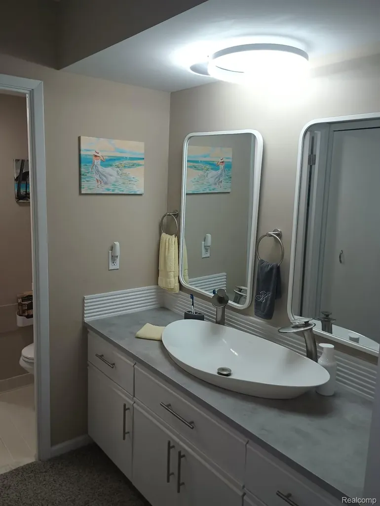 34432 Jefferson Avenue Harrison Charter Township MI 48045