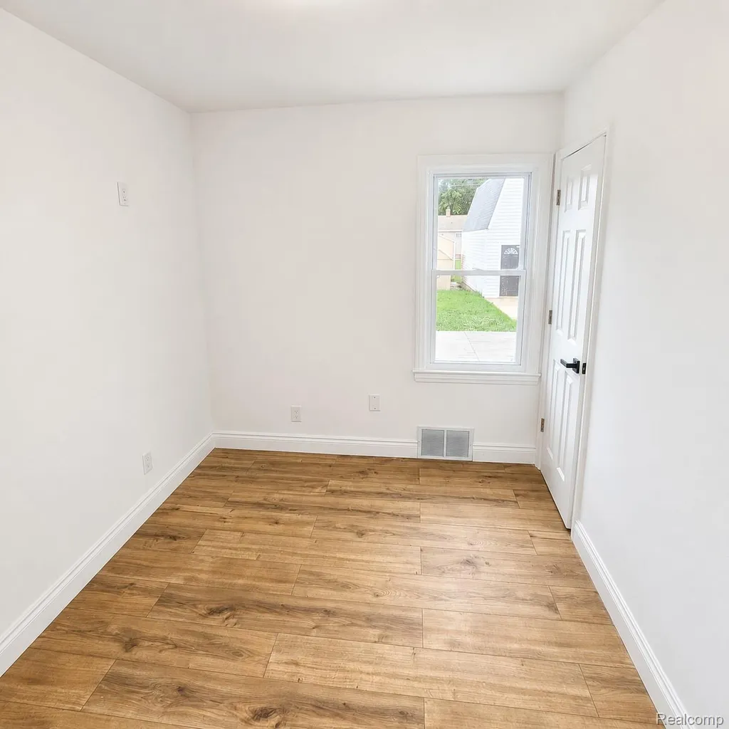 5157 Niagara Street Wayne City MI 48184