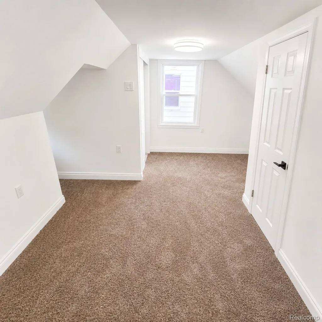 5157 Niagara Street Wayne City MI 48184