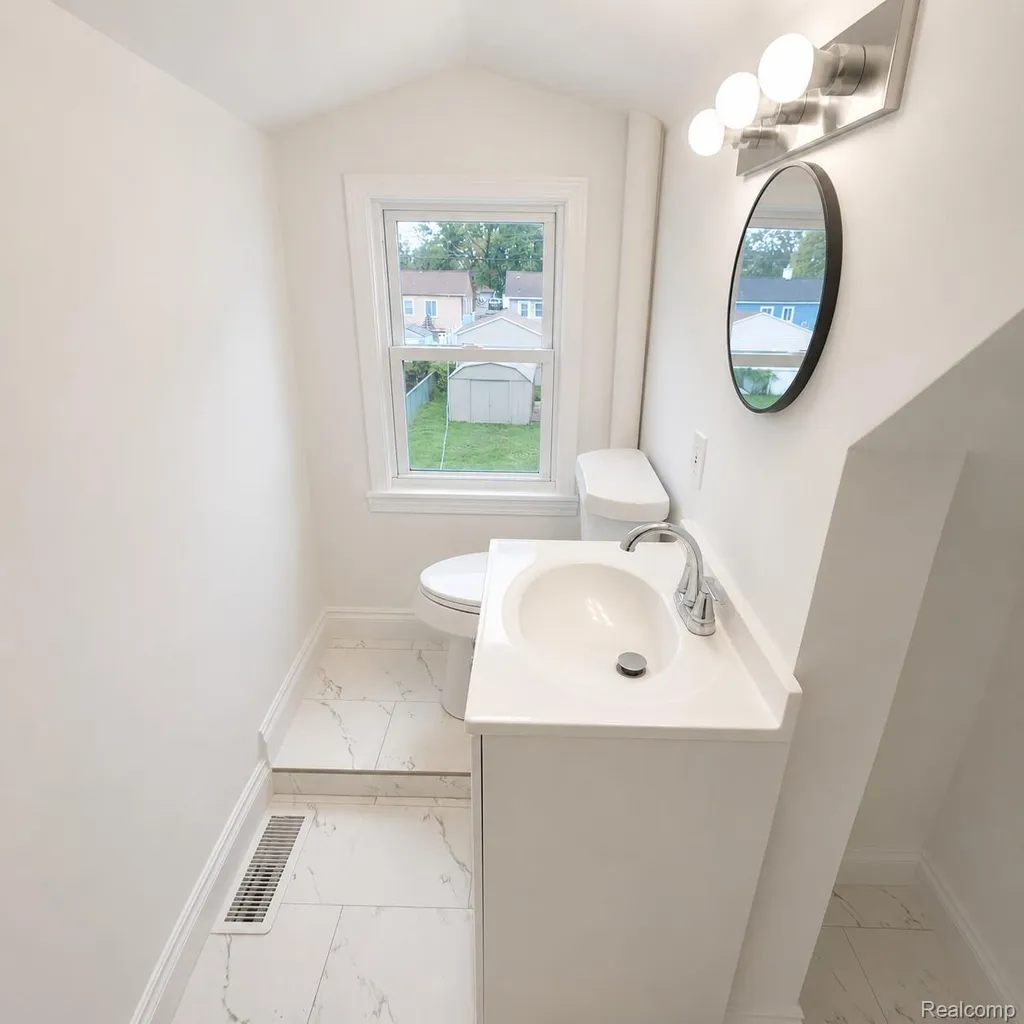 5157 Niagara Street Wayne City MI 48184