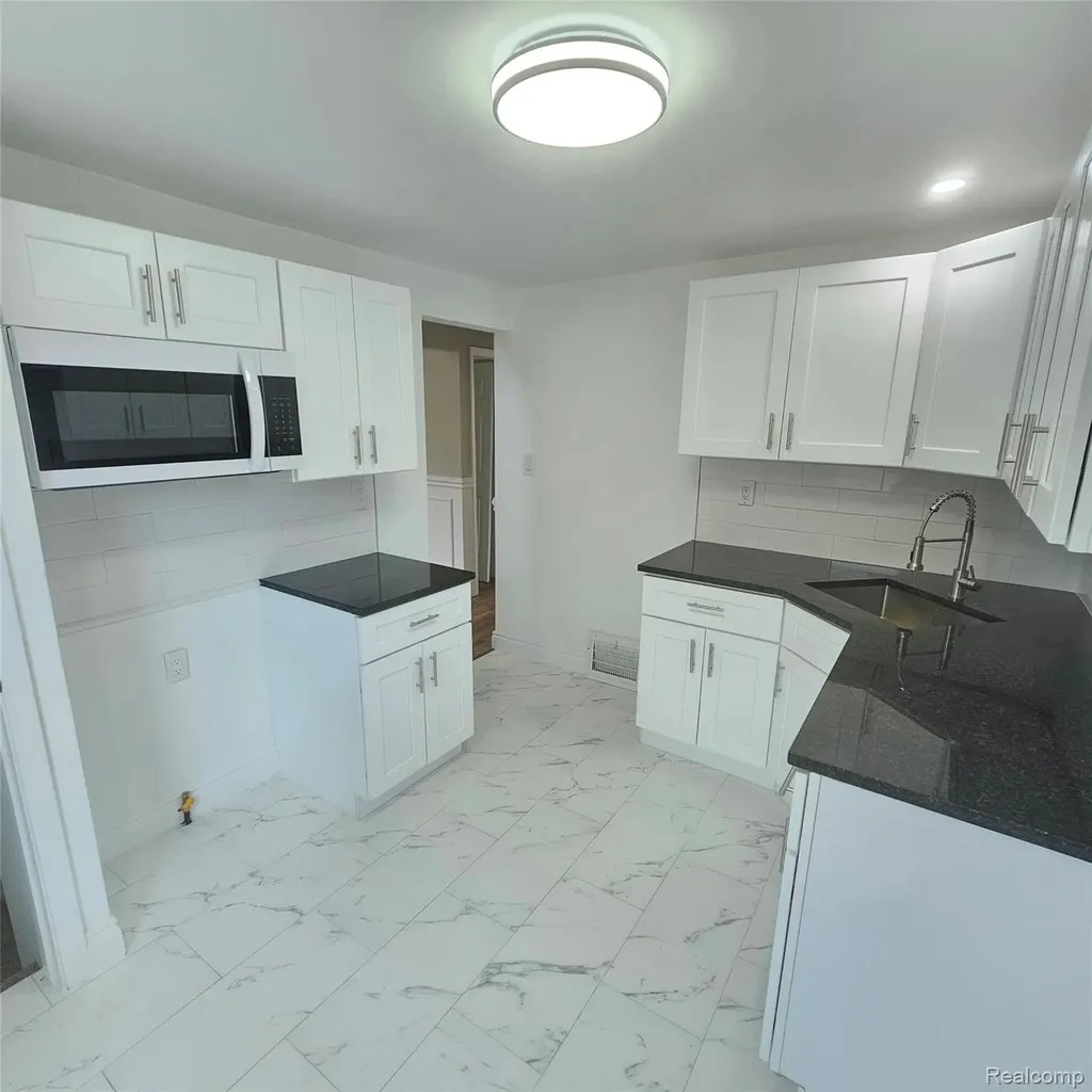 5157 Niagara Street Wayne City MI 48184