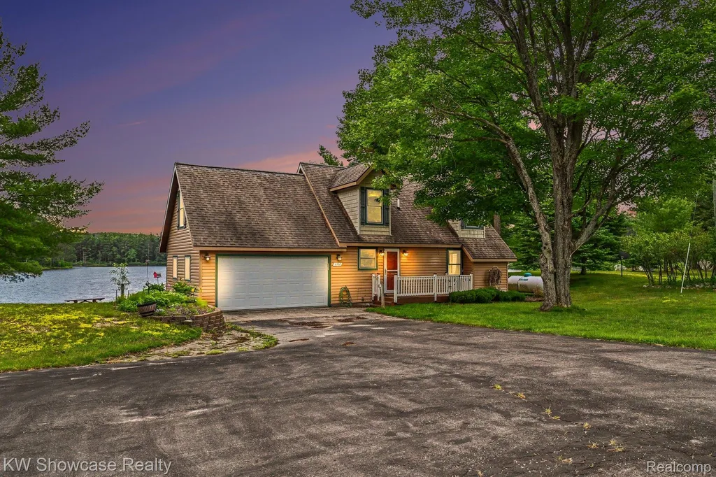11702 North Old 27 N Old 27 Maple Forest Township MI 49733