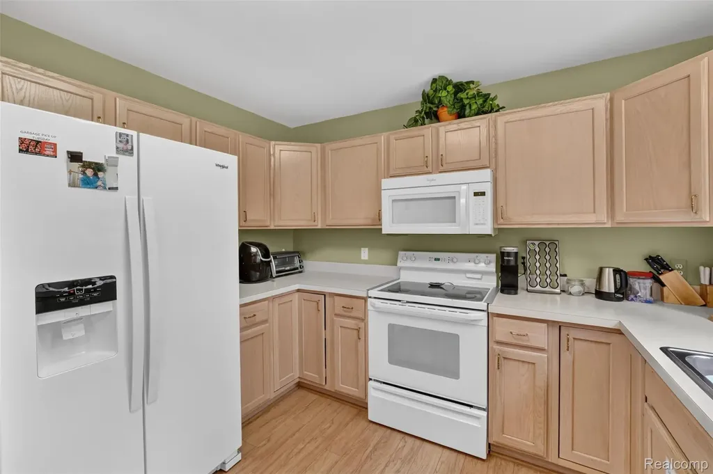 2366 Elkridge Circle Highland Charter Township MI 48356