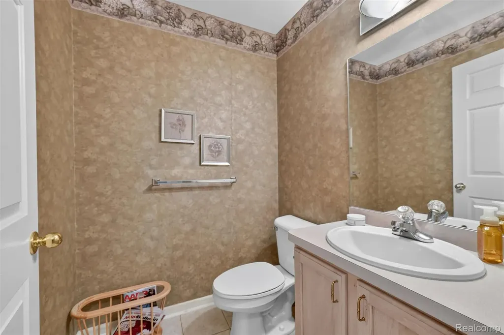 2366 Elkridge Circle Highland Charter Township MI 48356