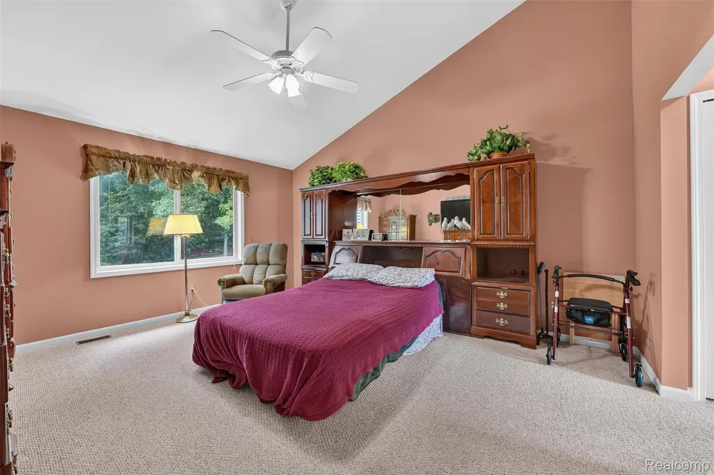 2366 Elkridge Circle Highland Charter Township MI 48356