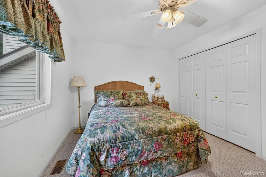 2366 Elkridge Circle Highland Charter Township MI 48356