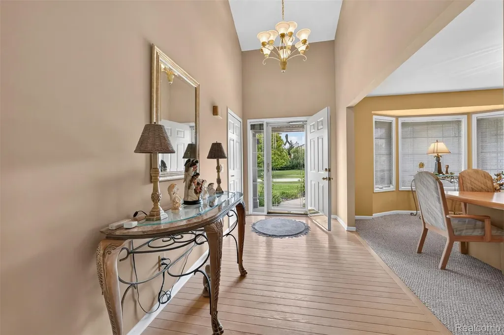 2366 Elkridge Circle Highland Charter Township MI 48356