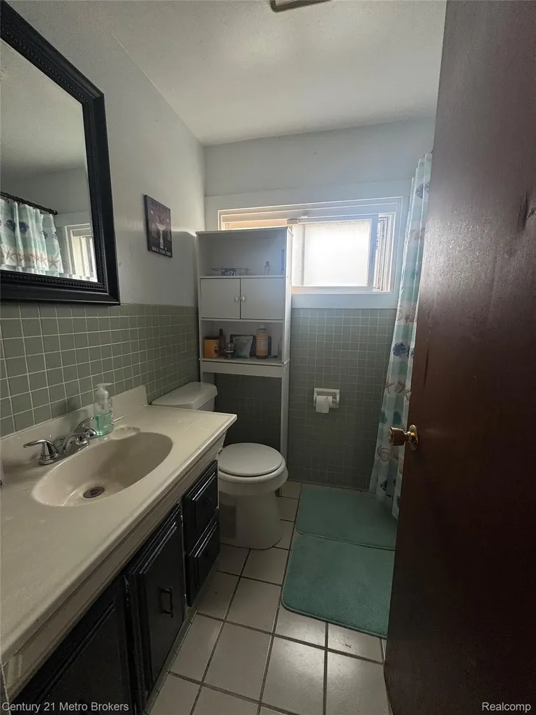 1124 W Parkwood Avenue Flint Charter Township MI 48507