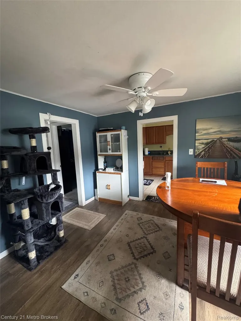 1124 W Parkwood Avenue Flint Charter Township MI 48507