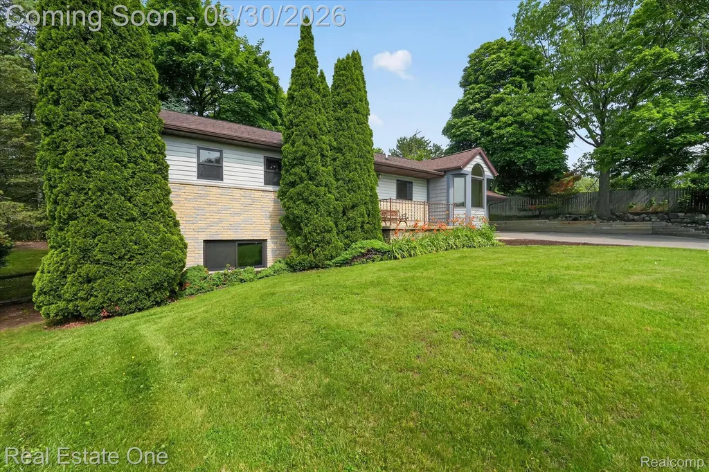 30691 Rainbow Drive Lyon Charter Township MI 48165