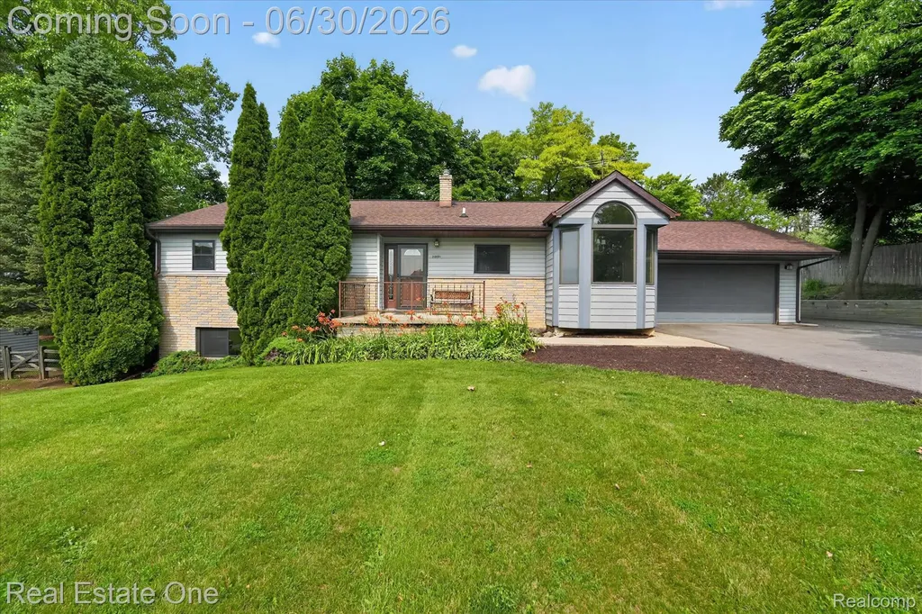 30691 Rainbow Drive Lyon Charter Township MI 48165