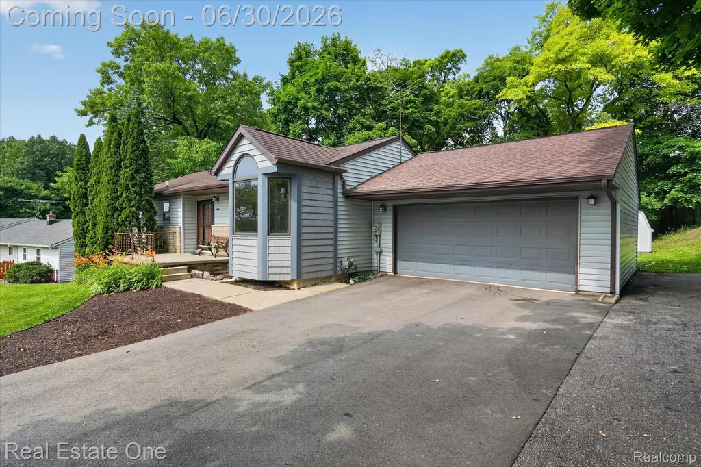30691 Rainbow Drive Lyon Charter Township MI 48165