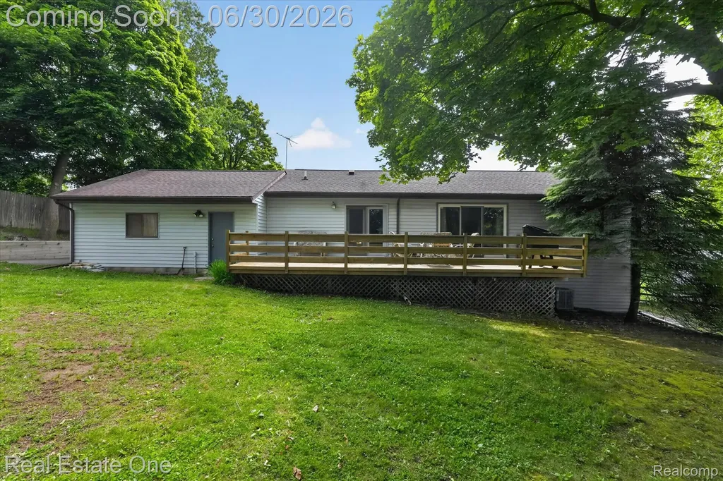 30691 Rainbow Drive Lyon Charter Township MI 48165
