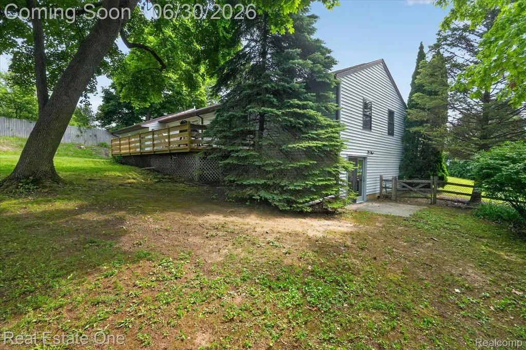 30691 Rainbow Drive Lyon Charter Township MI 48165