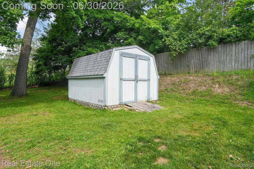 30691 Rainbow Drive Lyon Charter Township MI 48165