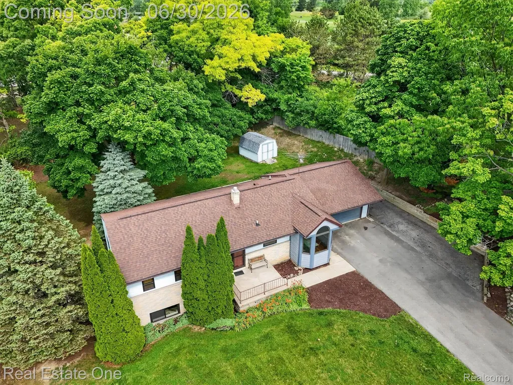 30691 Rainbow Drive Lyon Charter Township MI 48165