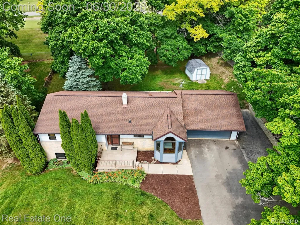 30691 Rainbow Drive Lyon Charter Township MI 48165