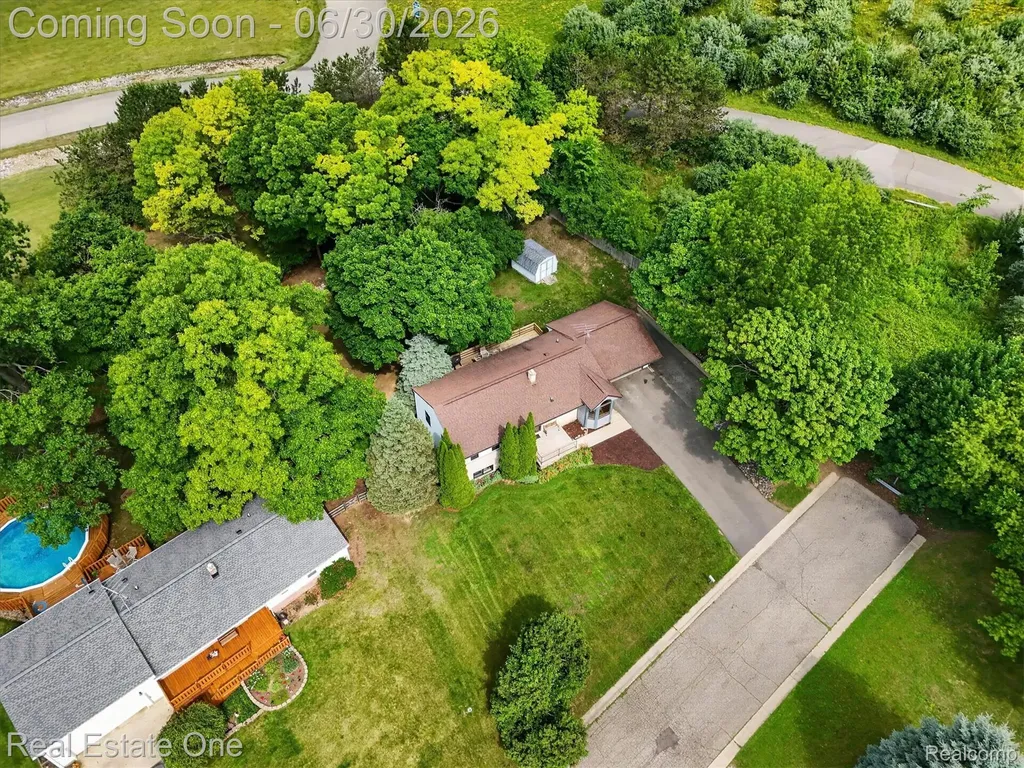 30691 Rainbow Drive Lyon Charter Township MI 48165