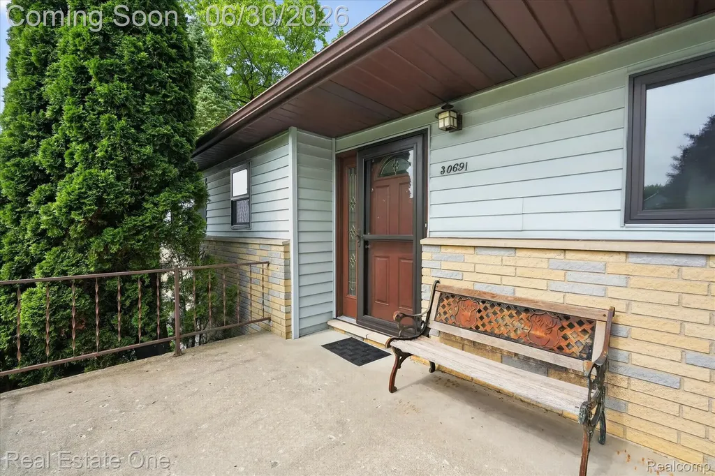 30691 Rainbow Drive Lyon Charter Township MI 48165