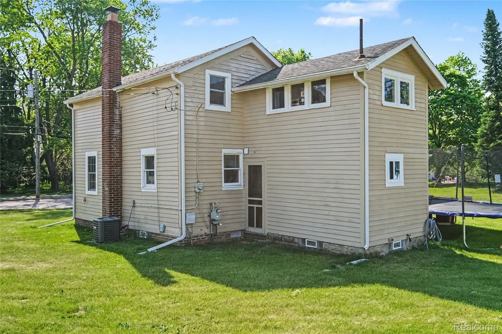 306 S Mill Street Pinckney Village MI 48169