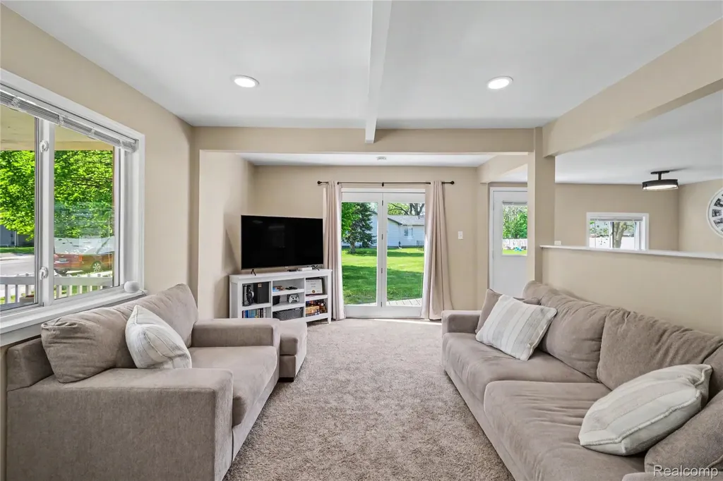 306 S Mill Street Pinckney Village MI 48169