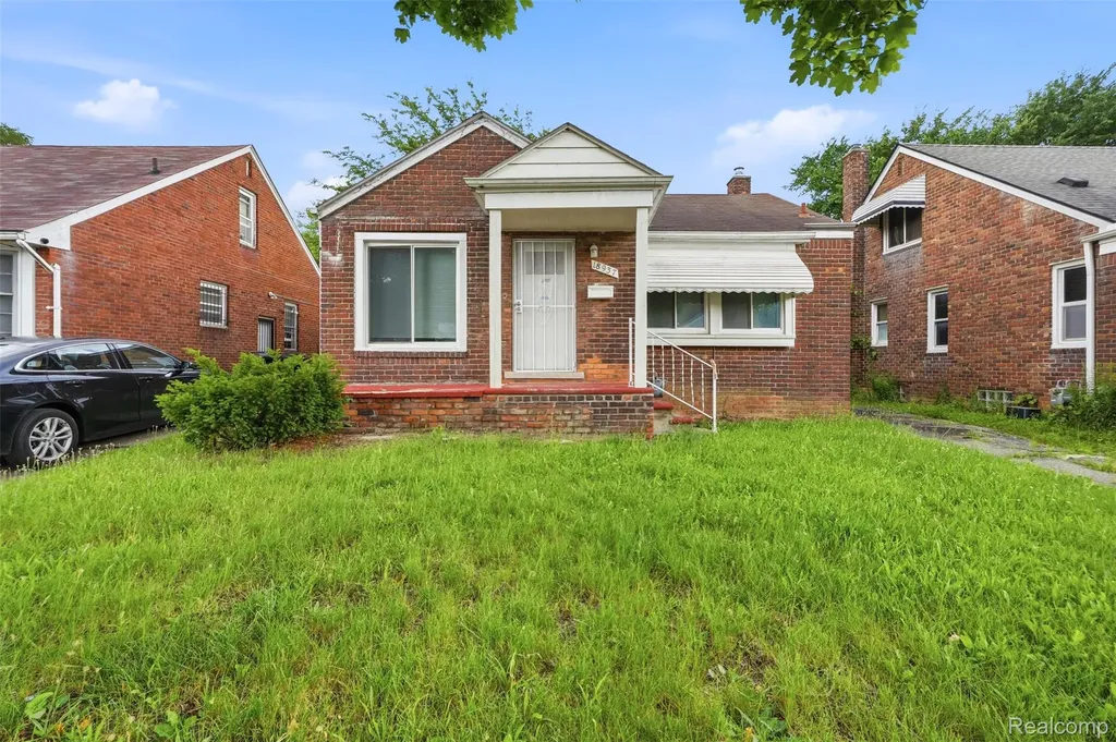 18937 Algonac Street Detroit City MI 48234