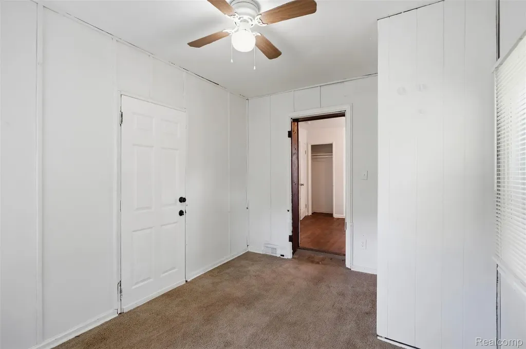 18937 Algonac Street Detroit City MI 48234